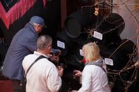 Selbst ist der Mann im Weinmuseum