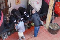 Selbst sind der Mann und die Frau im Weinmuseum