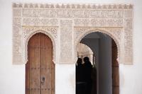 Durchgang vom Patio de Arrayanes zum Patio de Leones