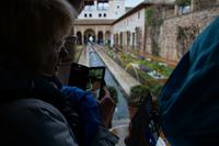 Die Wasserspiele des Generalife (Gannat al-?Arif, Garten des Gelehrten) fotografieren