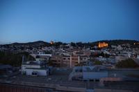 Abendlicher Blick von der Dachterrasse in Richtung der Alhambra