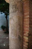 Säule mit barocken Ritzungen, Marienkirche, Carmona 