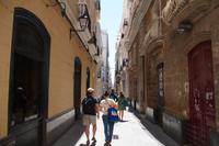 Cádiz zeichnet sich durch lange, gerade Straßen aus