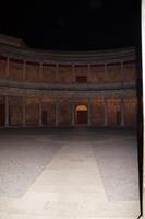 Palast Karls V. in der Alhambra bei Nacht