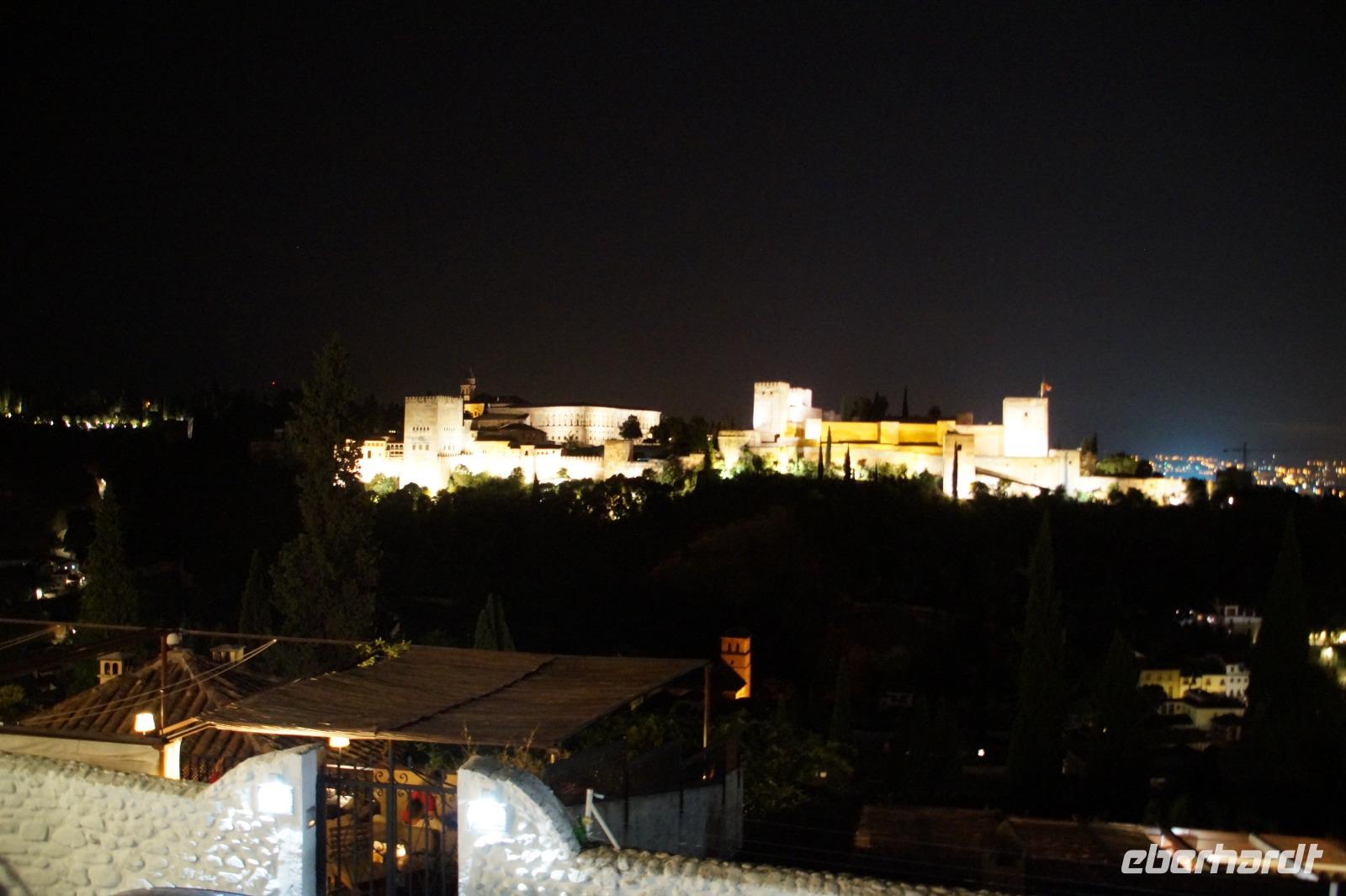 Alhambra bei Nacht, vom Mirador San Nicolás aus gesehen