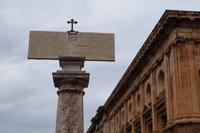 Inschrift in der Alhambra, datiert auf 1497 und Palast Karls V.