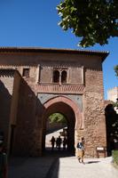 Das Weintor, eigentlich heißt es so wegen der Farbe, aber das ist eine komplizerte Geschichte