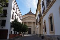 Kirche des Colegio de Santa Victoria von 1760, die erste Einrichtung Córdobas, die sich um die Bildung der Frau bemühte, sie steht auf dem höchsten Punkt der Altstadt Córdobas 