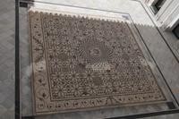 Mosaik im Rathausinnenhof von Carmona 