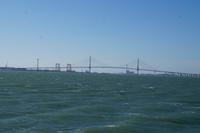 Die Freileitungsmasten und die Puente de la Pepa