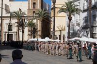 Militärische Übung am Tag vor dem Día de la Hispandad (12. Oktober wegen 12.10.1492)