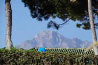 La Concha, der für Marbellas Mikroklima verantwortliche Berg, von der Strandpromenade aus gesehen