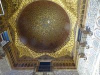 Beeindruckende Deckengestaltung im Alcazar