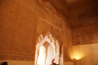 Muqarnas (architektonische Stalaktiten) auf dem Weg zum Löwenhof