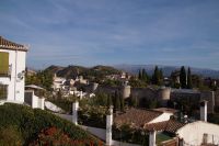 Blick vom Mirador San Cristobal auf den Albaicín und die Stadtmauer aus dem 11. Jhdt. 