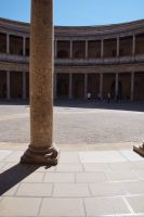 Der Innenhof des Palasts Karls V.: Niemals fertiggestellt, von Karl nie gesehen