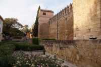 Stadtmauer Córdoba - hier sind römische (Quader) und mittelalterliche Elemente (Bruchstein) gut zu unterscheiden