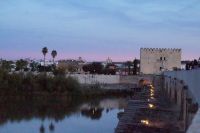 Torre de la Calahorra bei Sonnenuntergang