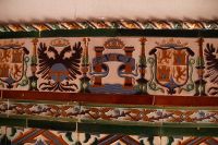 Diverse Wappen mit dem Habsburgischen Adler, den Säulen des Herkules und Kastilien-León plus Granada