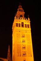 Die Giralda bei Nacht