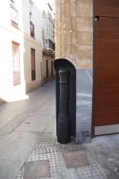 In Sevilla und Córdoba werden antike Säulen als Schutz vorm Kurvekratzen benutzt, in Cádiz alte Kanonenrohre