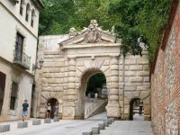 Neueres Tor zum Alhambra-Hügel