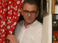 das Familienoberhaupt schaut zu