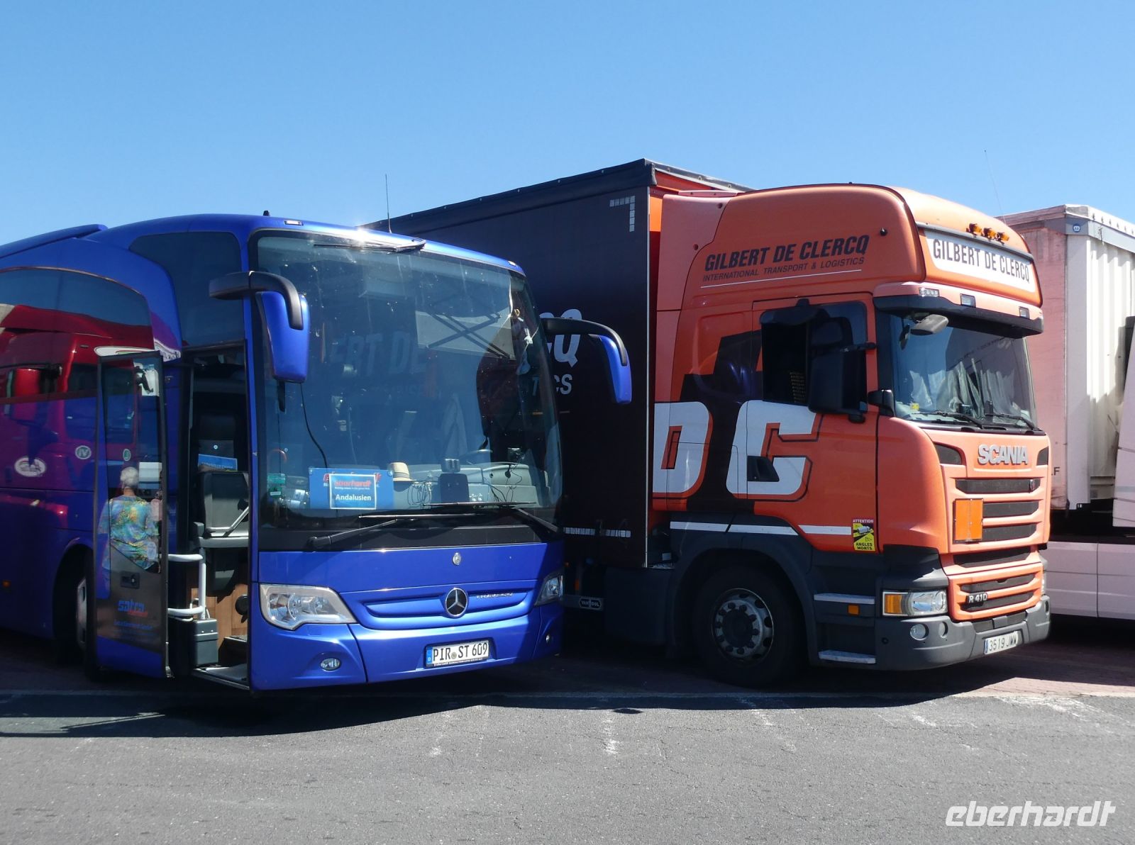 eingeklemmt zwischen den Brummies