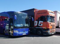 eingeklemmt zwischen den Brummies