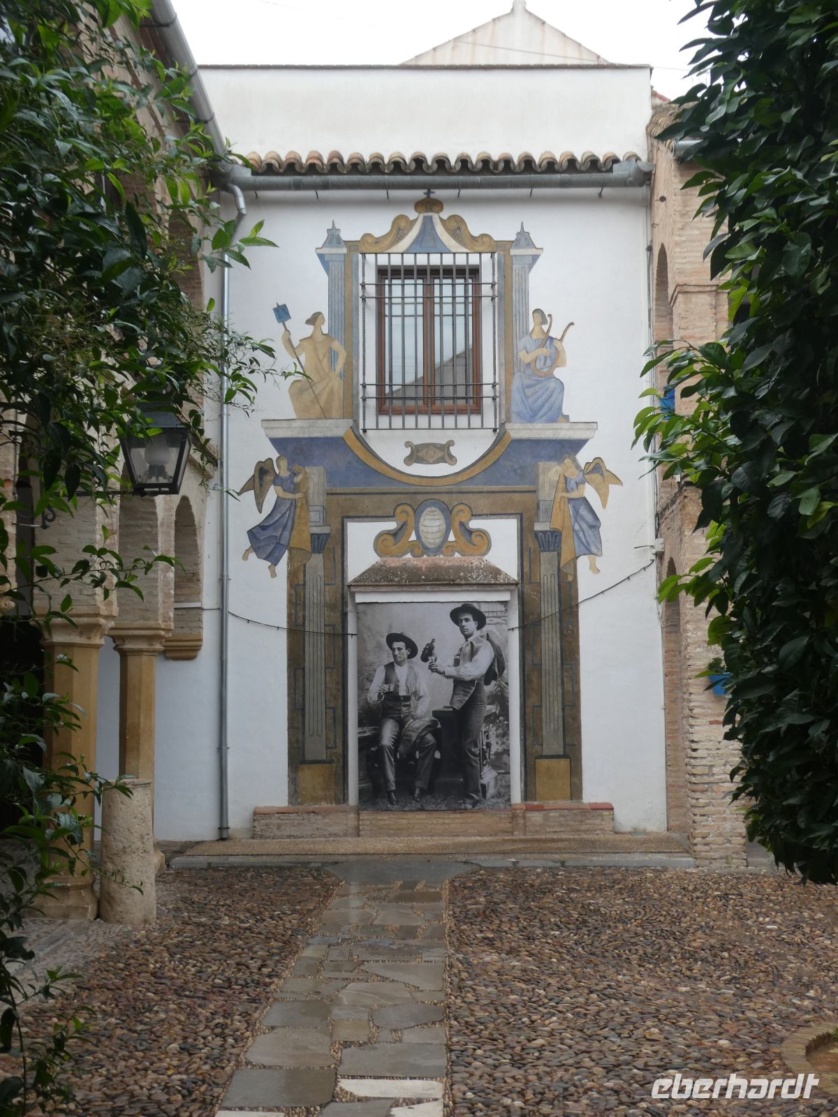 Fassade mit Musikanten in Cordoba
