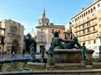 Plaza de la Virgen mit Fuente del Turia Brunnen