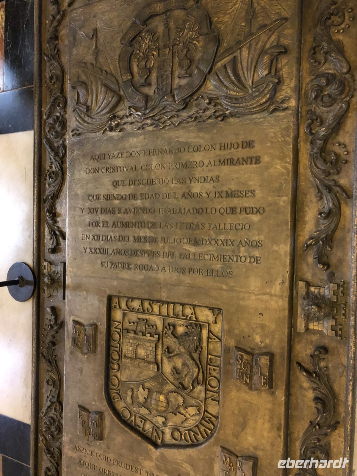 Bodenplatte in der Kathedrale