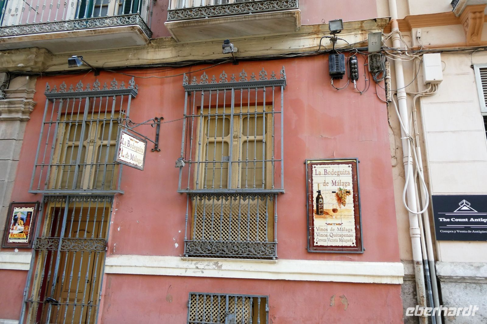 eine der vielen Bodegas am Morgen