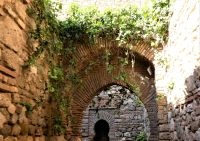 lauschiger Durchgang  