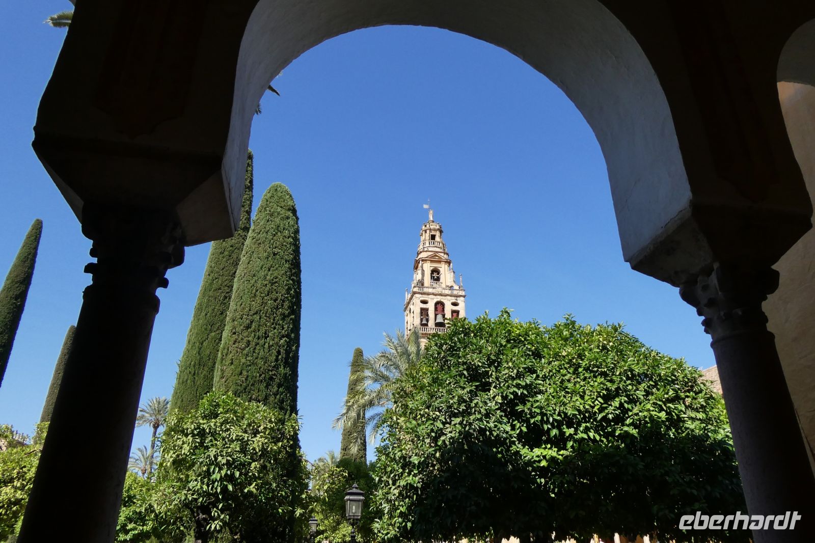 Blick vom Orangenhof zum Glockenturm