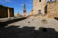 im Hof des Alcazar der Puerta de Sevilla in Carmona