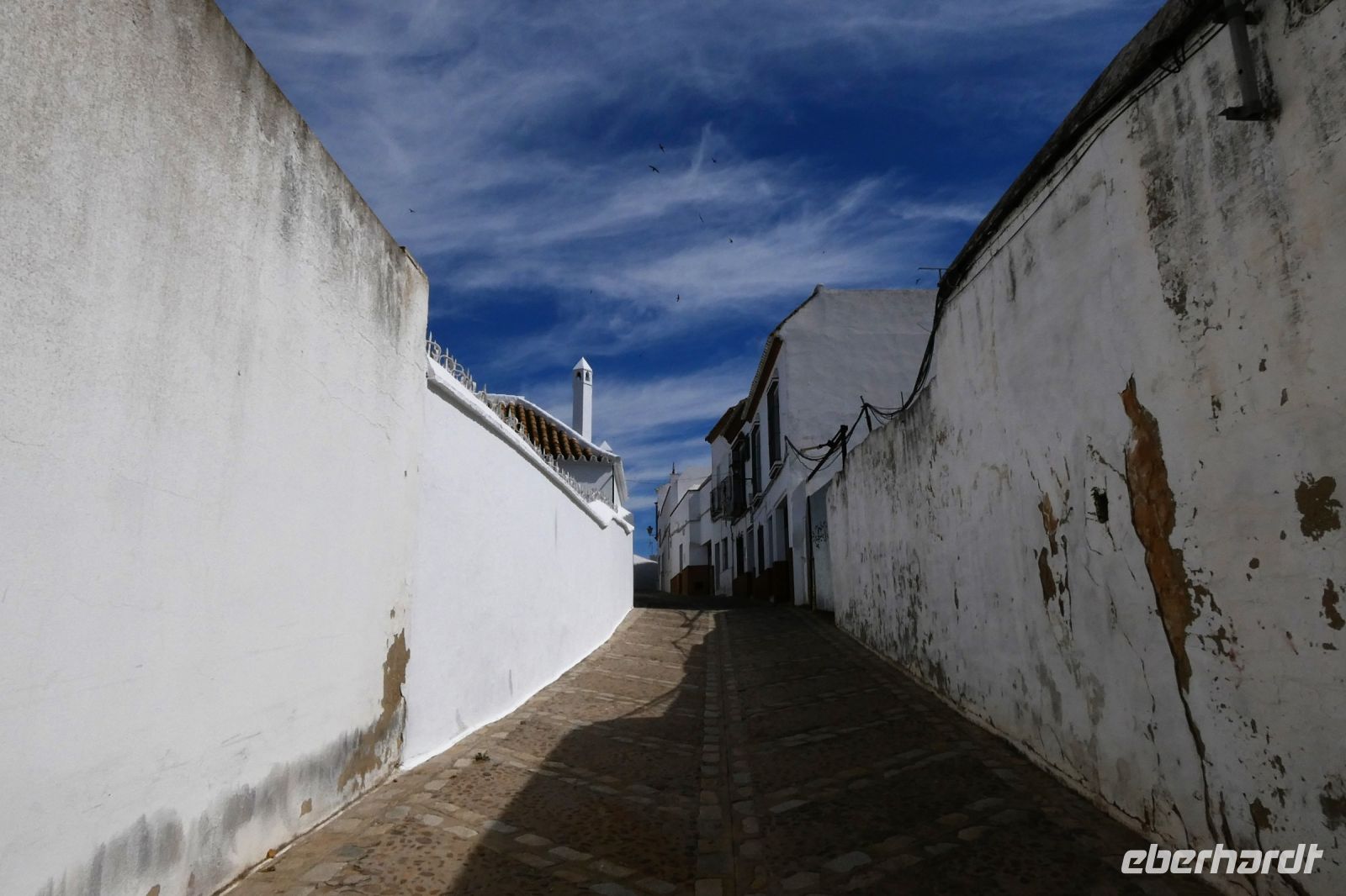 entlang der alten Stadtmauer von Carmona