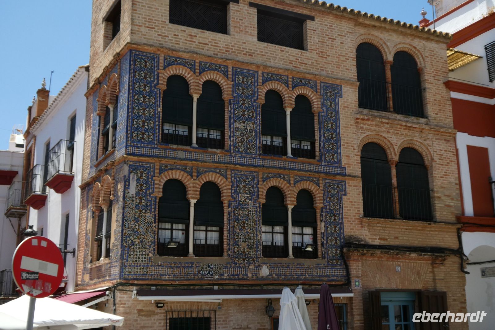 Hausfassade am San Fernando Platz