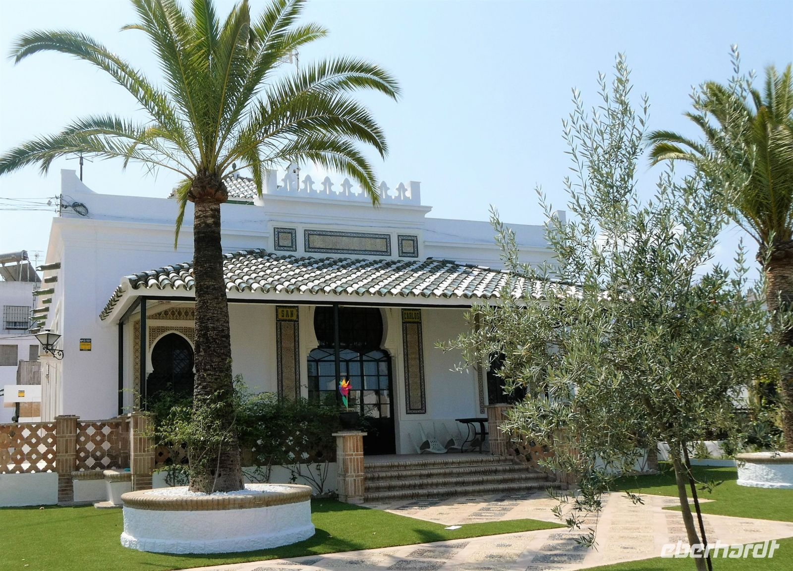 neue Villen im maurischen Stil