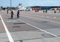 Überquerung der Landepiste vom Flughafen Gibraltar