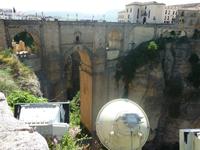 Die puente nuevo führt über die Schlucht El Tejo