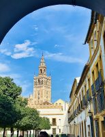 Blick auf den Giraldaturm.jpg