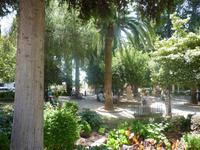 Und vor der Kathedrale wieder einmal ein hübscher kleiner Park zur Entspannung