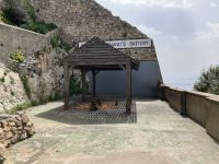 Gibraltar, Futterstelle der Berberaffen