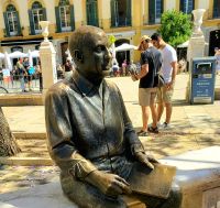 Pablo Picasso, Bronze Statue in Malaga, Andalusien, Spanien.