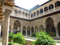 In diesem Innenhof werden auch heute noch königliche Hochzeiten gefeiert