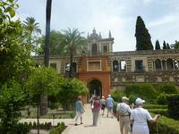 Wer hätte nicht gerne einen solchen Garten um sein Haus herum?