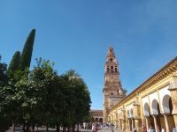 Orangenhof und Glockenturm 