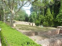 Nicht alle Gebäude innerhalb der Alhambra sind erhalten geblieben. Allerdings stehen noch viele Mauerreste