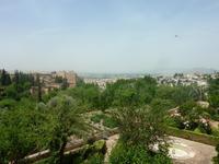 Und rechts davon der Albaicin und andere Teile von Granada